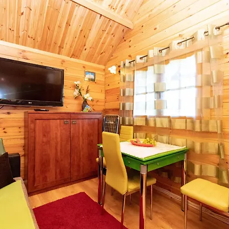 In Mit Terrasse Und Garten By Interhome בית נופש