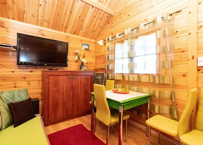 In Mit Terrasse Und Garten By Interhome בית נופש